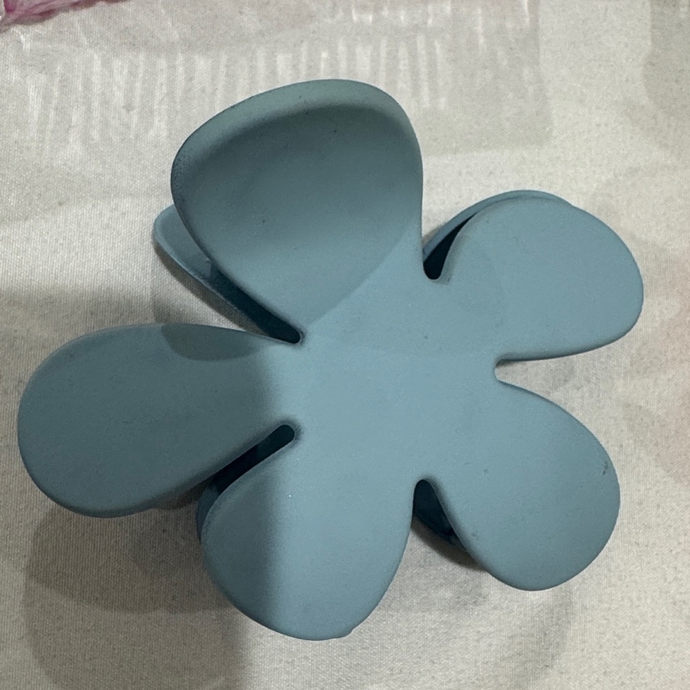 Colorful Hair Clip Set - Picture 4 of 6